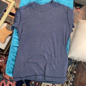 Lululemon Men’s tee blue small
